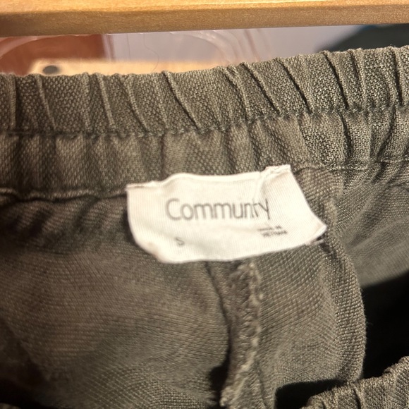 Aritzia Community Kaki soft shorts size small - Picture 4 of 4